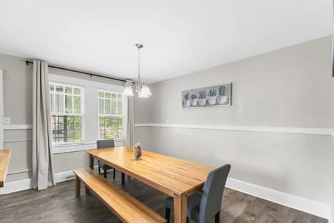 Renovated Mins to BHM CrossPlex-Central Park Chic House in Birmingham