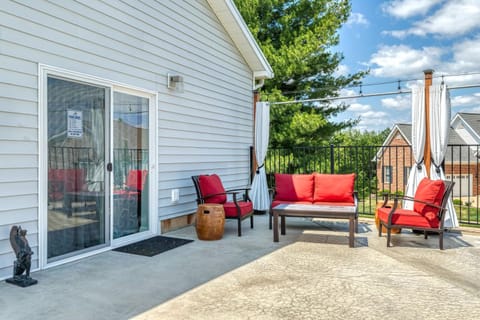 Cottleville Cabana Pool Side Getaway by Sarah Bernard Vacation Rentals House in St. Peters