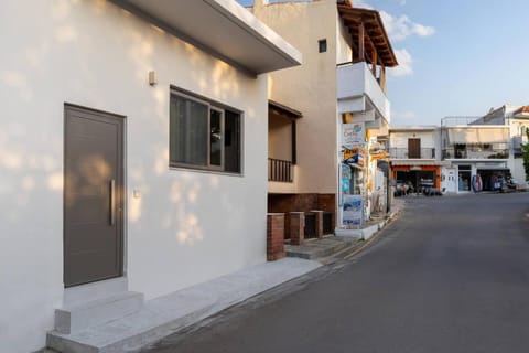 Property building, Day, Neighbourhood, Street view