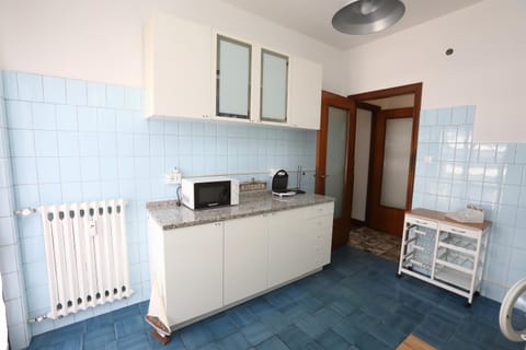 Kitchen or kitchenette, minibar, pet friendly, stove, toaster