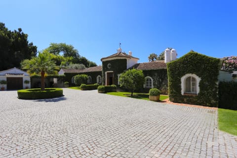 EL ALMENDRAL Premium Villa Marbella Hill Club Villa in Marbella