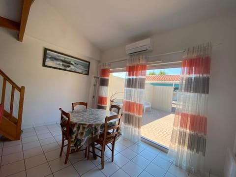 Maison paisible à Capbreton, 3 chambres, terrasse, jardin, proche Hossegor, parking inclus - FR-1-413-222 House in Capbreton