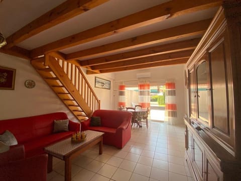 Maison paisible à Capbreton, 3 chambres, terrasse, jardin, proche Hossegor, parking inclus - FR-1-413-222 House in Capbreton