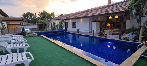 Swimming pool