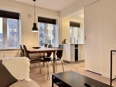 Two Bedroom Apartment In Copenhagen, Amagerbrogade 93, Condo in Copenhagen