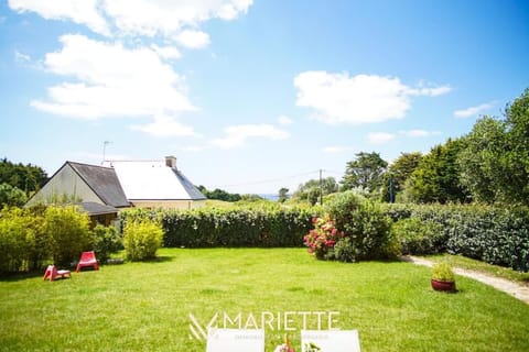 -GAÏA- MAISON FAMILIALE VUE MER ET JARDIN DOURVEIL Casa in Trégunc