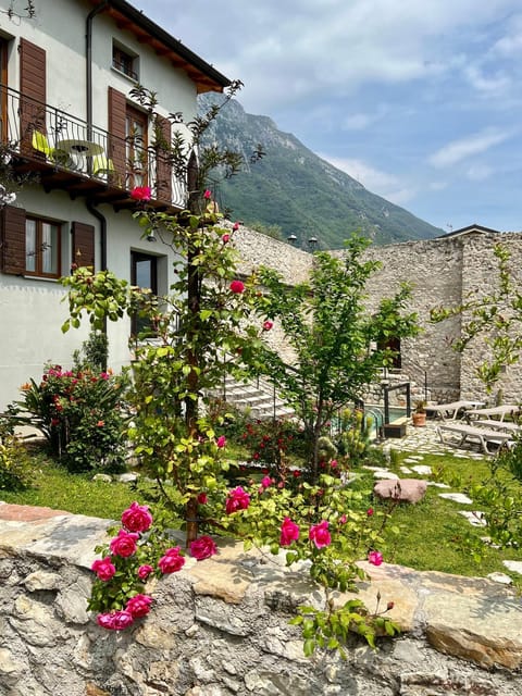 Property building, Day, Garden, Garden view, Mountain view