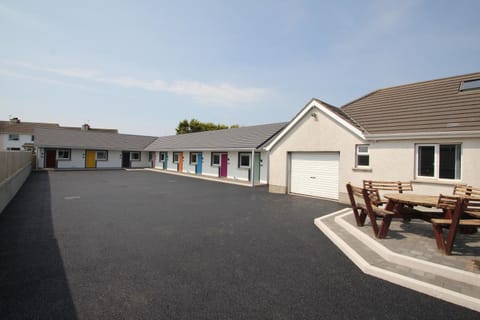 Property building, Facade/entrance, Internal: Not applicable to any particular room