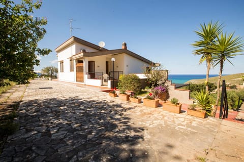 Facade/entrance, Garden view