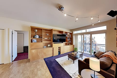Downtown Dreaming Condo in Belltown