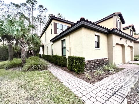 8225RB-The Fountains at ChampionsGate townhouse House in Four Corners
