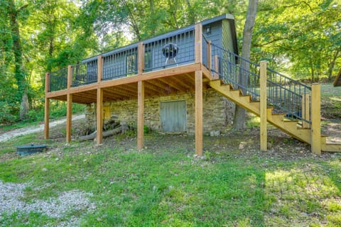 Vacation Rental Situated on Lake of the Ozarks! Apartment in Lake of the Ozarks