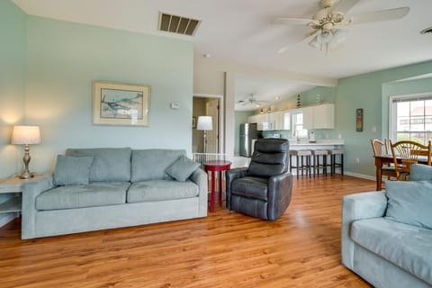 Surf City Vacation Rental - Walk to Beach House in Surf City