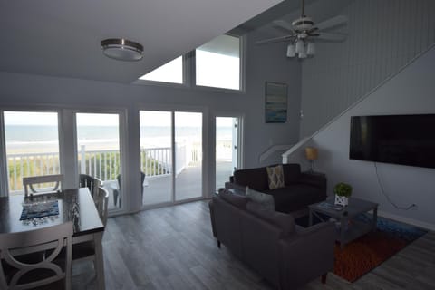 Oceanfront vacation property - West Haus in Emerald Isle