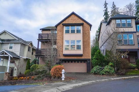 Issaquah's spacious pet-friendly home near I90 Haus in Issaquah