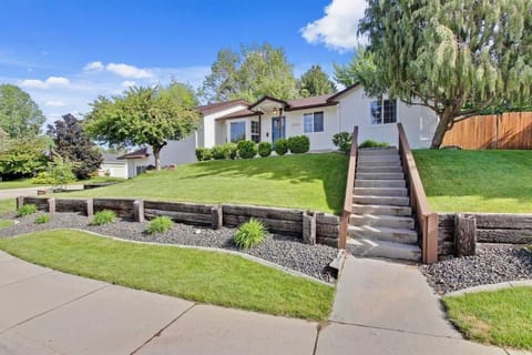 Eagle ID Getaway - 4 bed 3 bath - Fully renovated House in Eagle