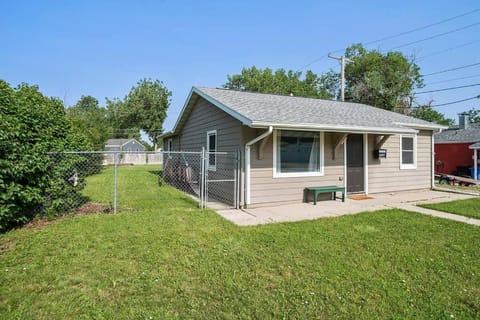 Property building, Day, Garden, Garden view