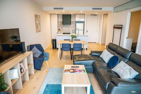 2 BR family business friendly CBD ANU Condo in Canberra