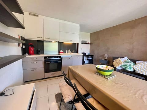 Appartement T2 avec piscine, 4 couchages - La Croix-Valmer - FR-1-226B-161 Apartment in Gassin