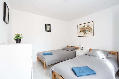 LEON GAMBETTA F2 FOND DE COUR Apartamento in Drancy