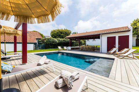 BIXENTE ENIA KEYWEEK Villa family pool Villa in Bidart