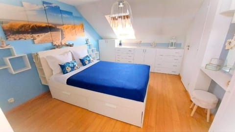 Appartement Familial pour 6 adultes et 5 enfants à 10 min de Disney Condo in Bailly-Romainvilliers