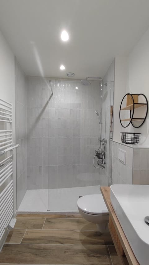 Shower, Toilet, Bathroom