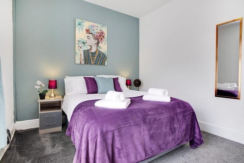 Stylish 3-Bedroom Oasis in Darlington, Sleeps 5 House in Darlington