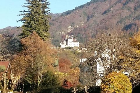 Nearby landmark, Natural landscape, Landmark view, Mountain view