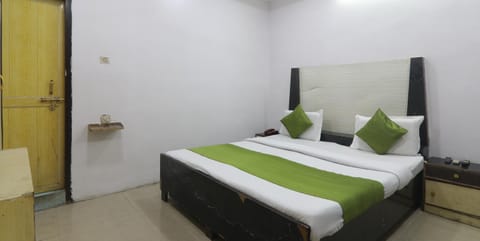 Hotel Dayal Hotel in Lucknow