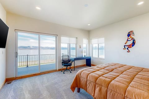 Beach Front Haven Casa in Bear Lake