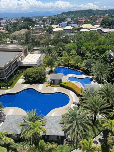 Verdon Parc Belvedere 736 with Pool View Apartment in Davao City