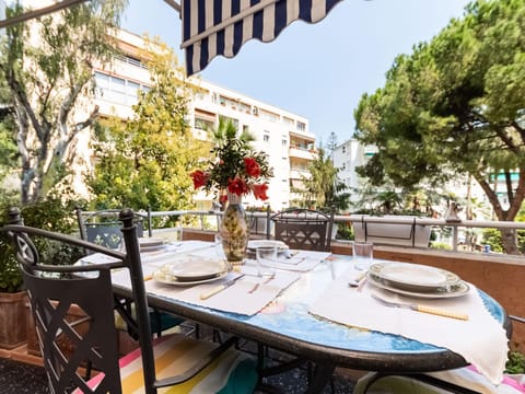 Patio, Bird's eye view, Garden, View (from property/room), Balcony/Terrace, Floor plan, Dining area, Garden view, Inner courtyard view