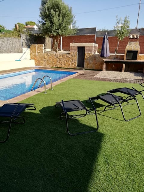 Day, BBQ facilities, BBQ facilities, Garden, Swimming pool, sunbed