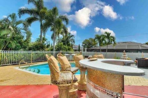 Living the luxury retreat Villa in Cape Coral