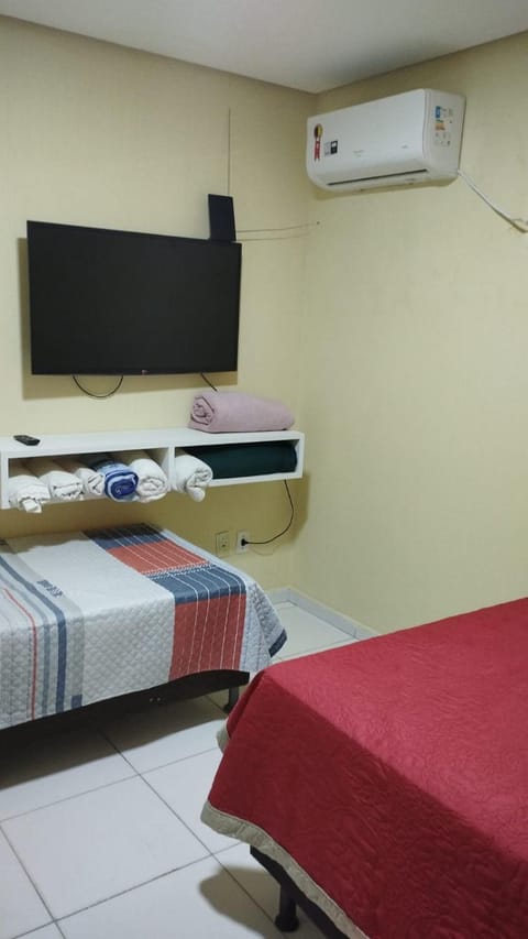 Bed, TV and multimedia, Photo of the whole room, Bedroom, air conditioner