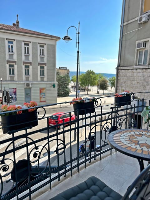 Balcony/Terrace, City view