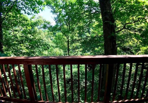 Chateau Treehouse #11 @ Oak Crest Cottages and Treehouses Eigentumswohnung in Eureka Springs