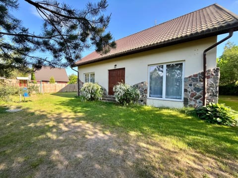 Property building, Spring, Day, Natural landscape, Garden, Garden view