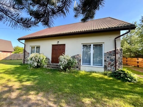 Property building, Spring, Day, Garden, Garden view