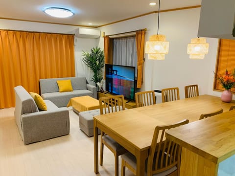 TV and multimedia, Living room, Seating area, Dining area, Evening entertainment