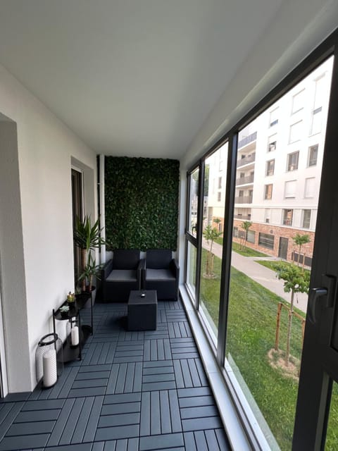 Appartement avec son jardin d’hiver Condo in Poissy