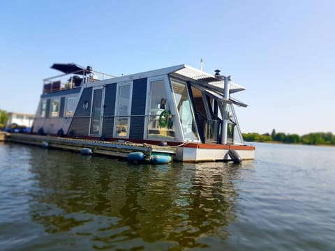 Hausboot Amantes Docked boat in Brandenburg