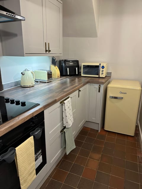 Kitchen or kitchenette, dishwasher, minibar, pet friendly, stove, toaster