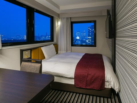 Photo of the whole room, Bedroom, City view