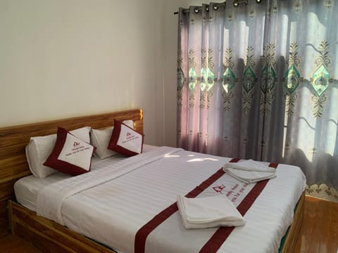 Vang Vieng Lily Guesthouse Bed and Breakfast in Vang Vieng