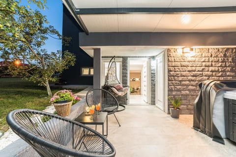 Property building, Garden, View (from property/room), Seating area, Garden view