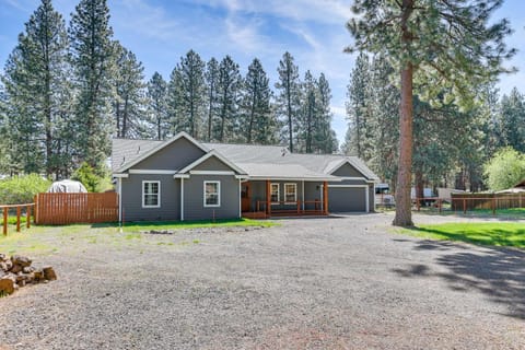 Pet-Friendly Oregon Retreat with Patio and Gas Grill! Casa in Deschutes River Woods