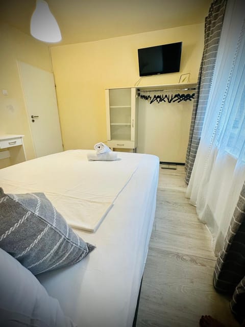 Cozy Place to Stay -Self check in 24h Apartment in Timiș County