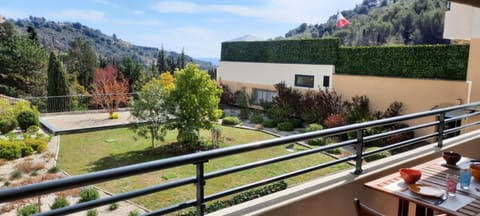 Natural landscape, Balcony/Terrace, Garden view